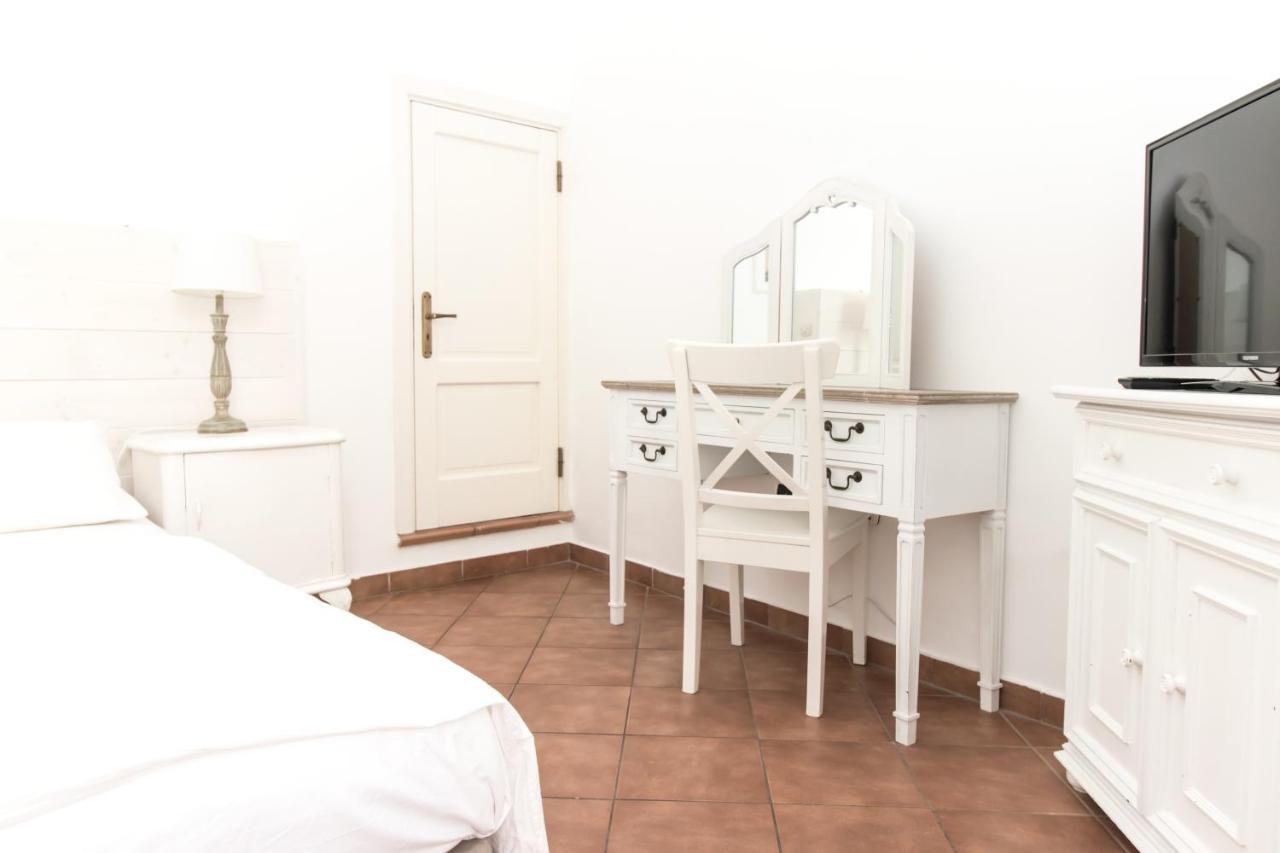 And So Bed & Breakfast Лече Екстериор снимка